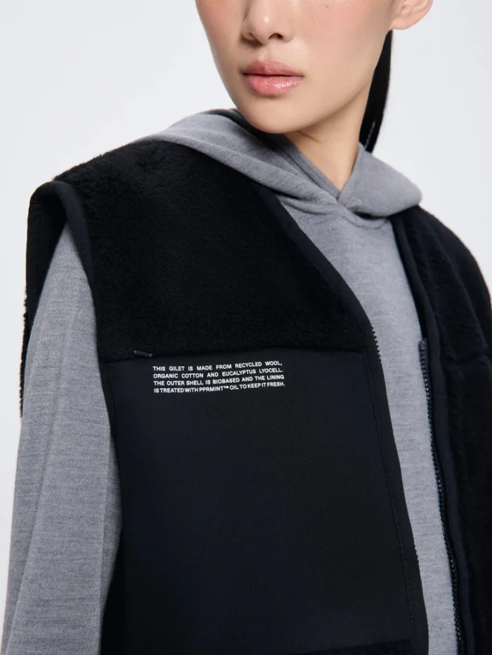 Womens Recycled Wool Fleece Gilet - Black